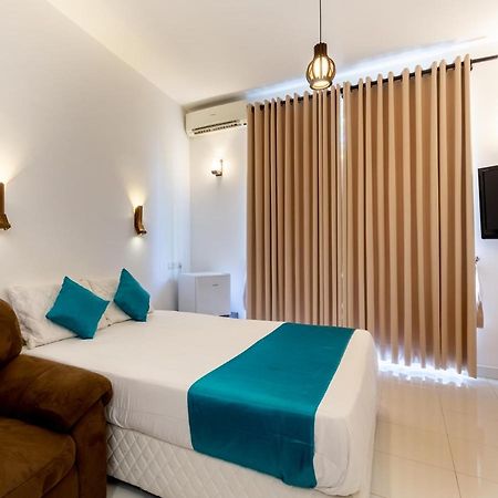 Royal Mount Hotel Dehiwala-Mount Lavinia Bagian luar foto
