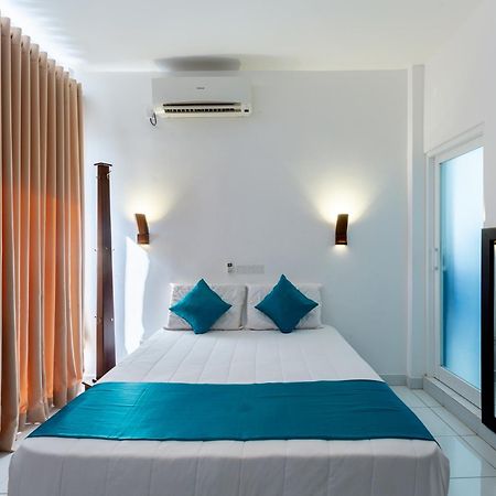 Royal Mount Hotel Dehiwala-Mount Lavinia Bagian luar foto