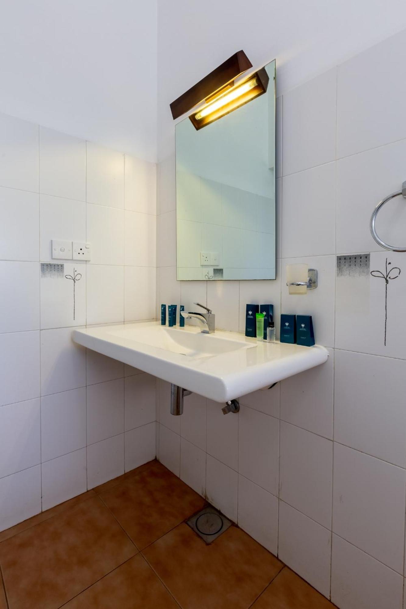 Royal Mount Hotel Dehiwala-Mount Lavinia Ruang foto