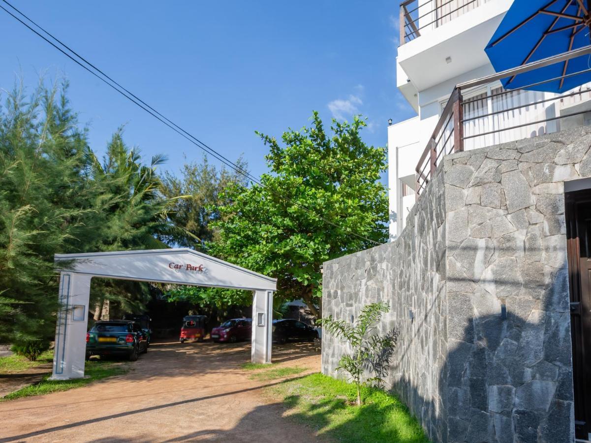 Royal Mount Hotel Dehiwala-Mount Lavinia Bagian luar foto