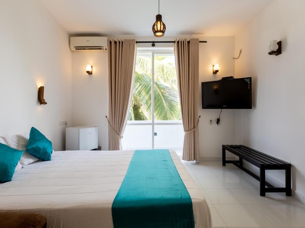 Royal Mount Hotel Dehiwala-Mount Lavinia Bagian luar foto