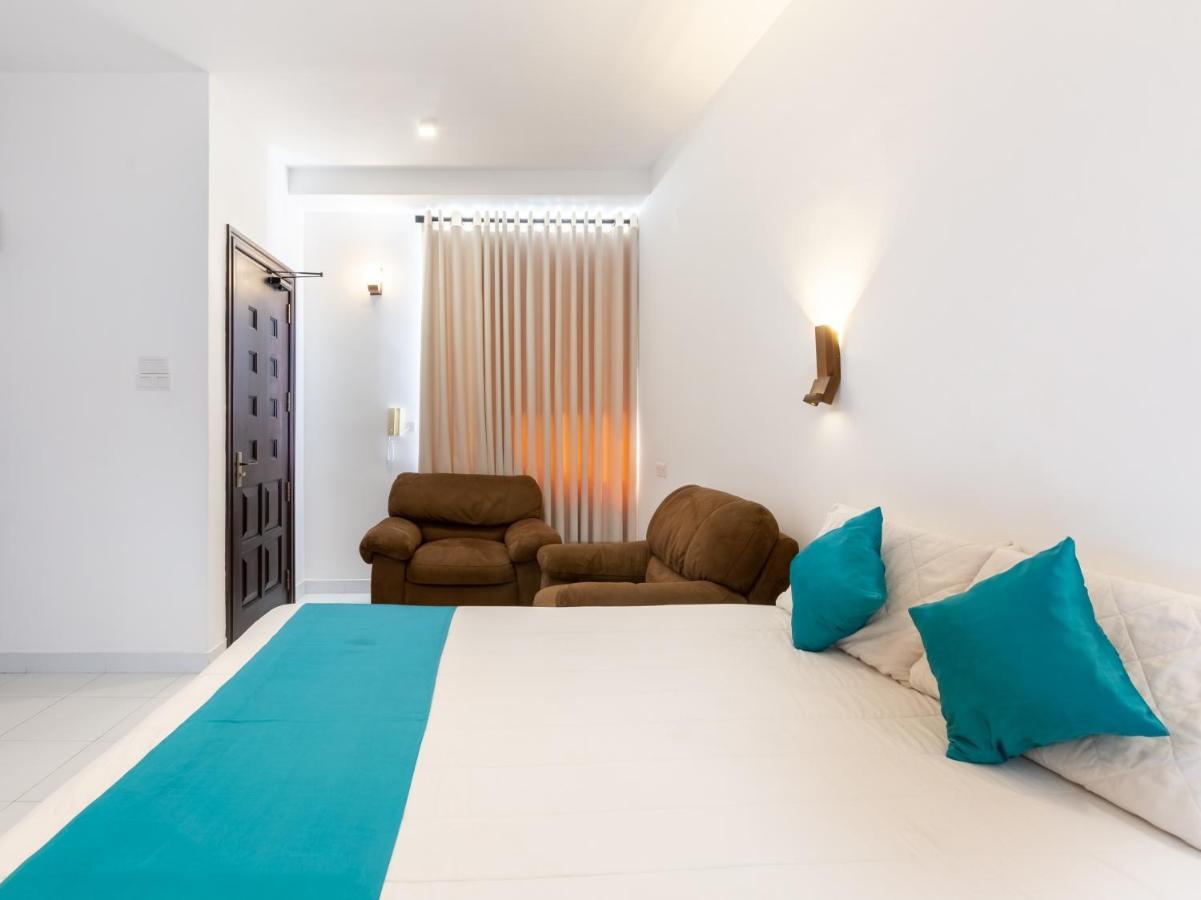 Royal Mount Hotel Dehiwala-Mount Lavinia Bagian luar foto
