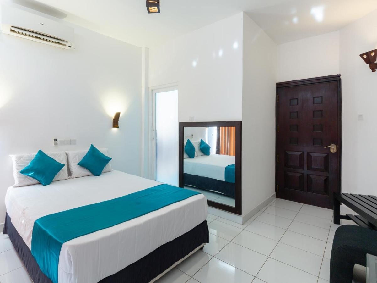 Royal Mount Hotel Dehiwala-Mount Lavinia Bagian luar foto